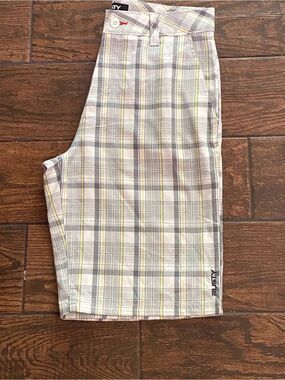 Rusty Men’s Plaid Flat Front Shorts in Gray, White and Yellow Size 30